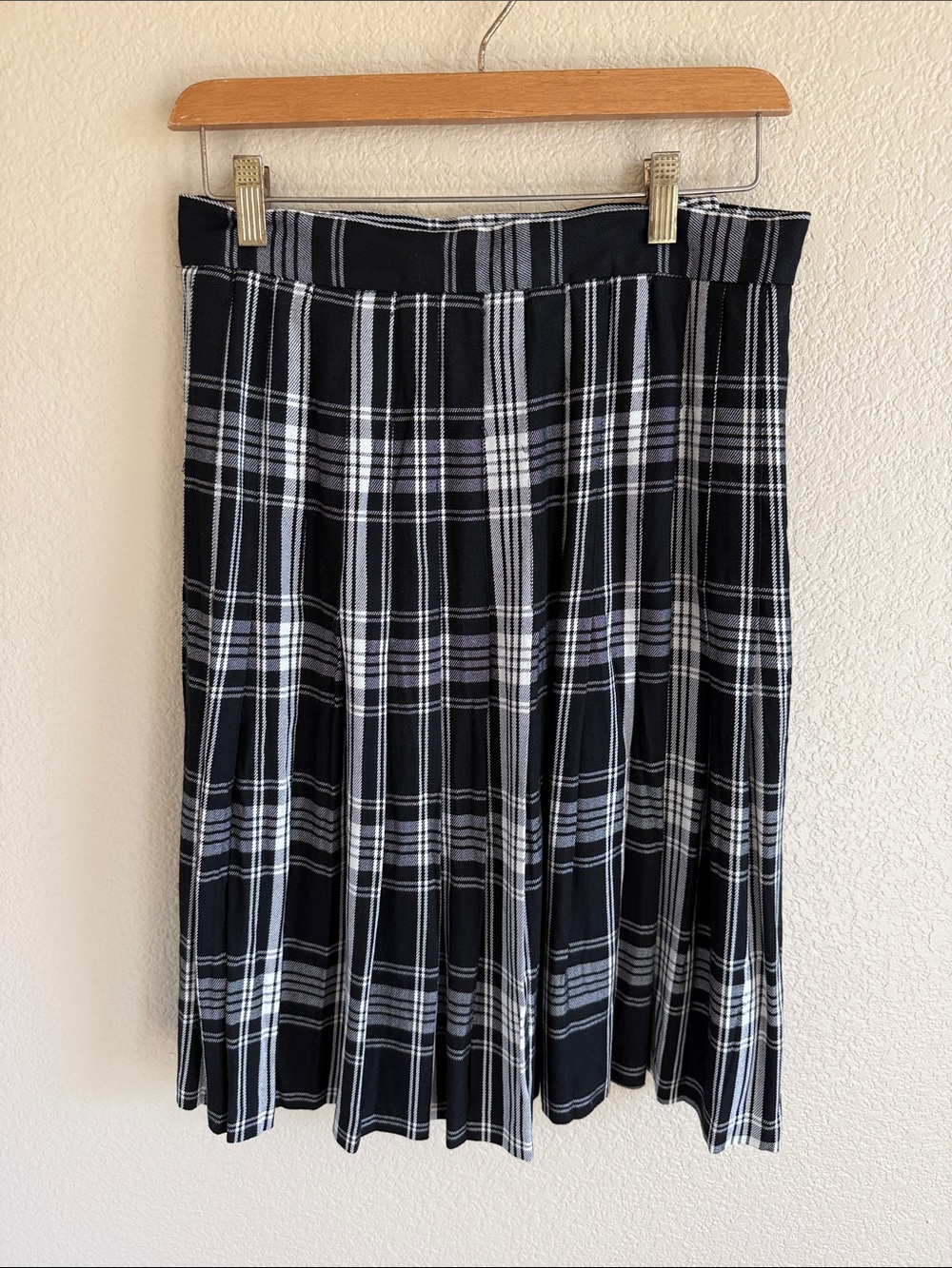 Black and White Plaid Pleated Skirt